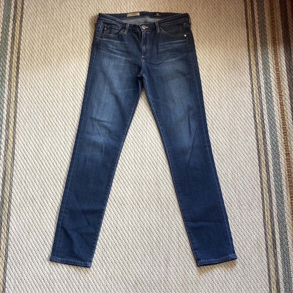 AG jeans size 28 cigarette jeans